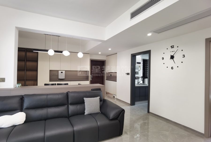 贺州康城一品135平四房现代风实景(图5)