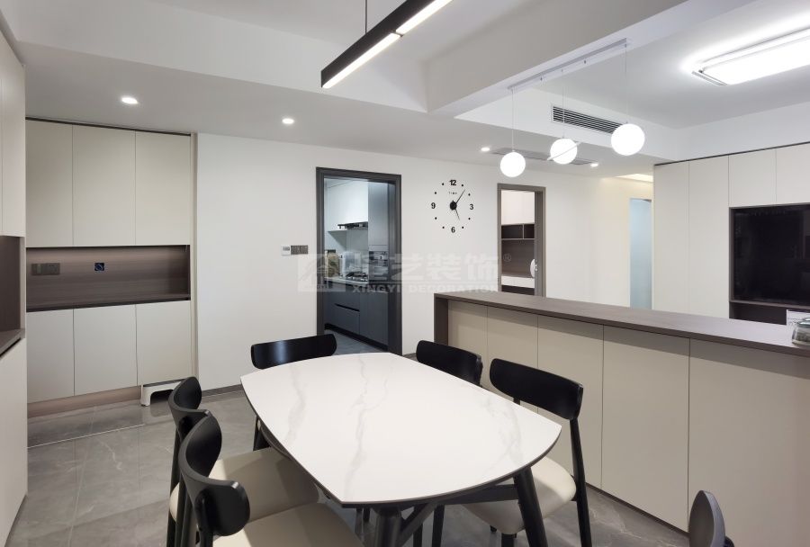 贺州康城一品135平四房现代风实景(图6)